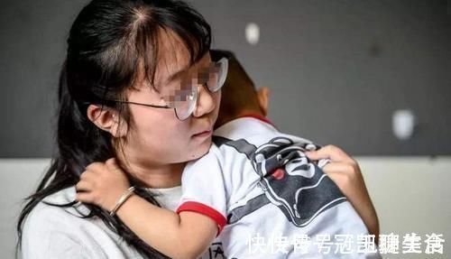 花样年华|“父母双亡,22岁姐姐该养3岁弟弟吗?”,网友的答案让人心寒