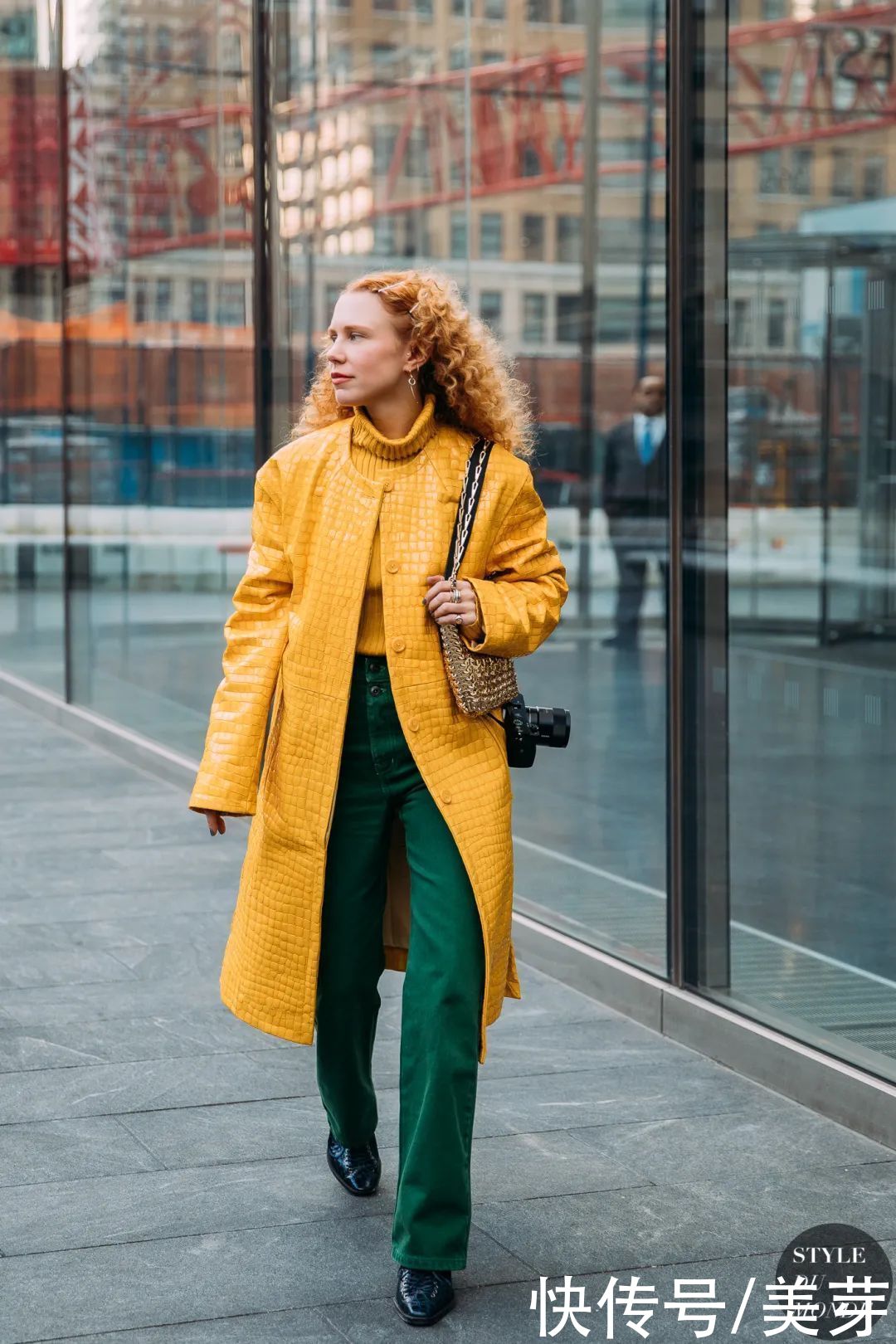 大衣里面穿什么？这4款绝美内搭，让你时髦一整个冬天