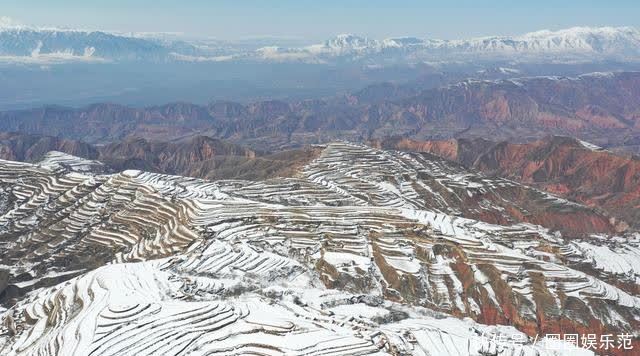 甘肃临夏：雪霁梯田