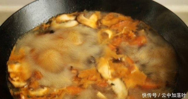 格达汤|像这样的冬天,香浓盛在锅里很诱人,一碗后全身都暖了