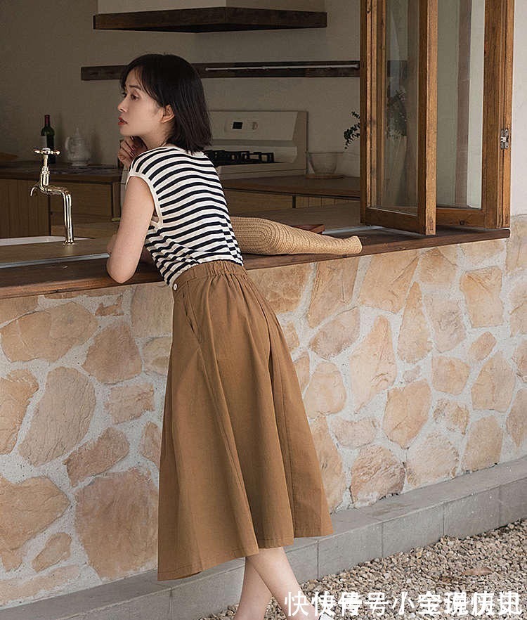 衬衫 初秋只需这3件单品就够了:针织衫、半身裙、衬衫,打造高级感