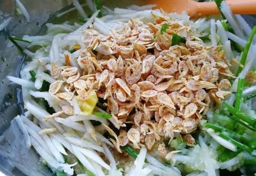 【食物恋】韩国朋友教我的辣白菜做法，酸爽开胃，正宗得很