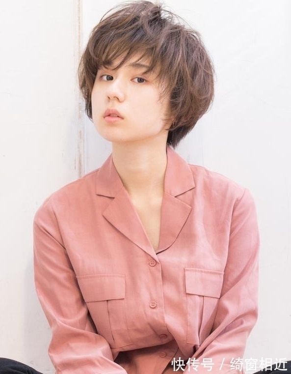 波波头 发量少还贴头皮怎么办?这几款洋气的发型,让你彻底告别细软趴!