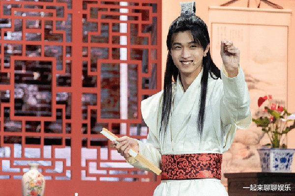 蔡少芬给秦霄贤改名，他本人回应看出情商，火不是没有原因