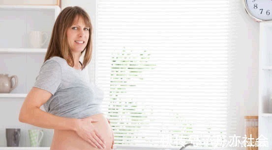 怀孕期间|孕中晚期4个小动作最易伤害胎儿,很多孕妈还在做