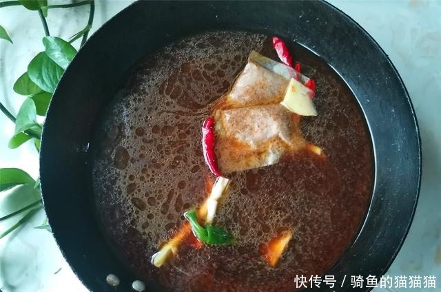 猪的这个部位,南方用来煲汤,还是东北这个做法香,给排骨都不换!