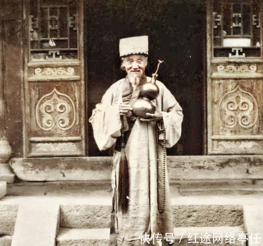 老照片:还原民国时期道士形象,颇有仙风道骨