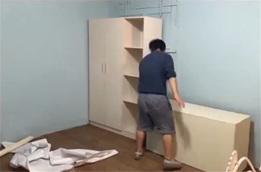 厂房|成都老公为妻女改造废弃厂房宿舍,15㎡空间,千元改造成温馨的家