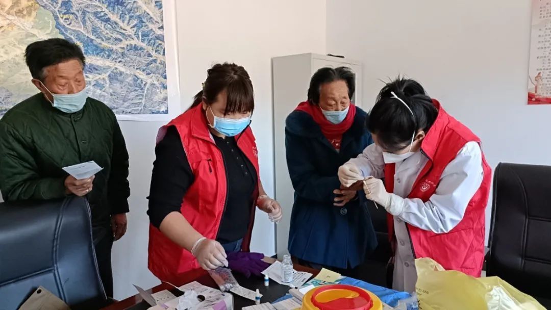 市医院感染科开展爱肝护肝义诊活动|打起精气神 担当高效干 | 开展