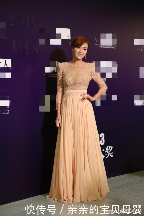 裸色穿对了才真显高级!3种配色组合技巧,让你美起来很容易