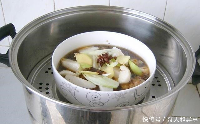 年夜饭上加道菜,“蒸蒸日上”端上桌,寓意日子红火,越过越好