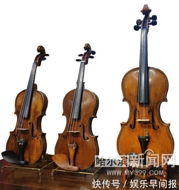 他那把镇店老琴 有两百多年历史