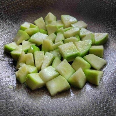 鳕鱼丸丝瓜汤中午刚做完，晚上又想吃了