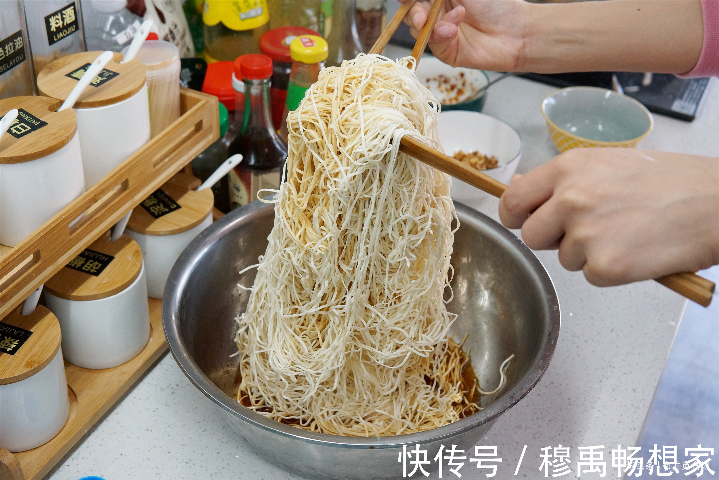 卤面|原来蒸卤面这么简单,学会这做法,卤面松软好吃,中午饭不发愁了