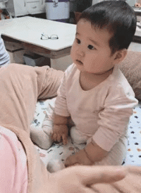 |搞笑GIF趣图:家有萌娃,玩耍得太可爱了!