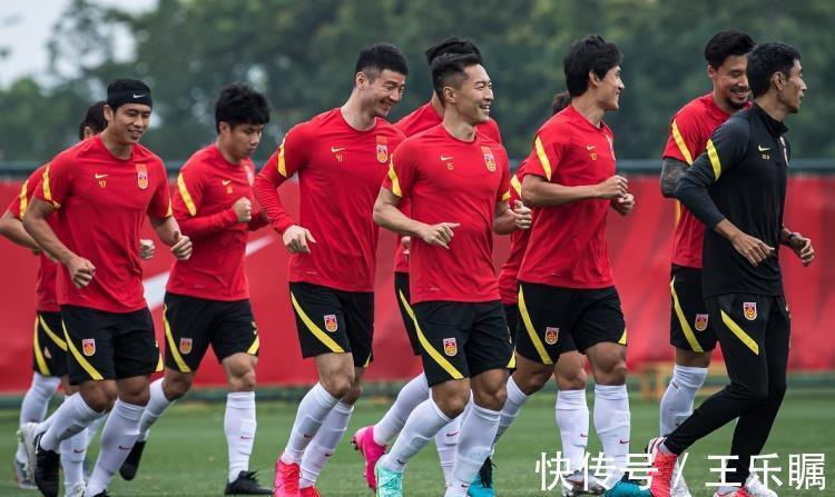 国足|4个巴西归化都不来!国足遭遇沉重打击,客战越南凶多吉少