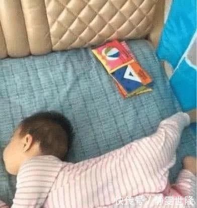 被子|1岁宝宝睡觉“姿势”火了,掀开被子的一瞬间,网友:天外飞仙?