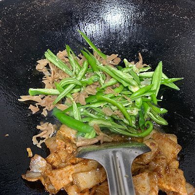 成就|#一勺葱伴侣，成就招牌美味#回锅肉