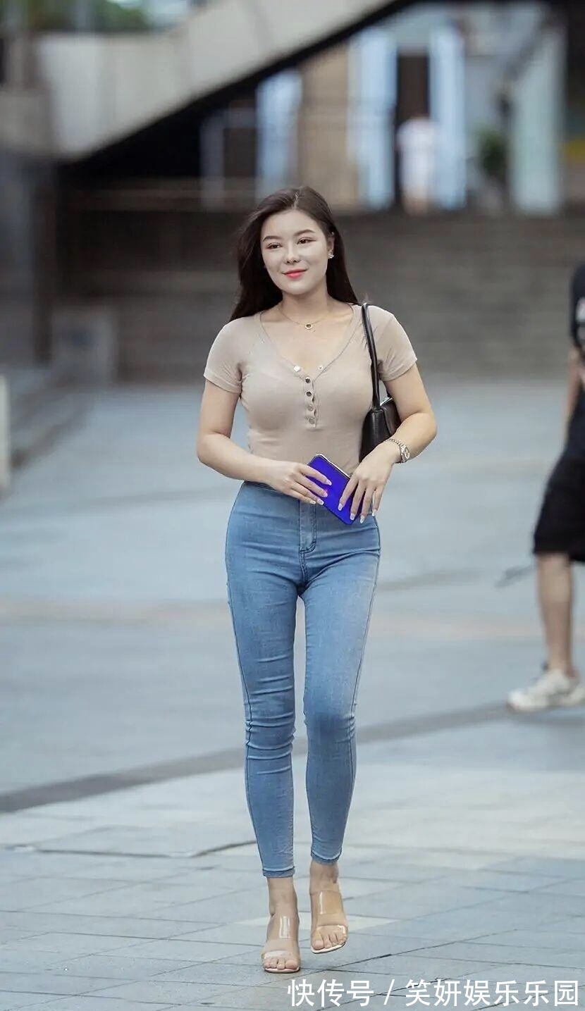 裤面|“烂大街”的牛仔裤，以新面貌示人，穿出了与众不同的美！
