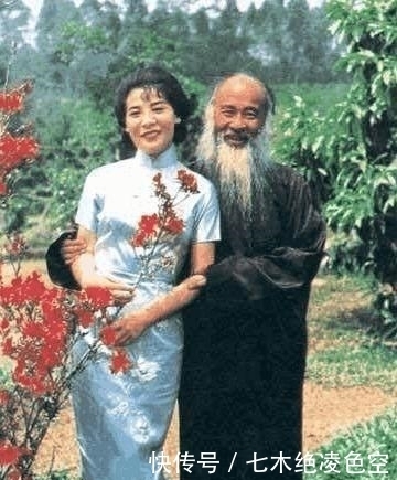 家喻户晓|当过土匪, 遁入过空门, 玩弄过日军, 最后却成了一代家喻户晓的大师