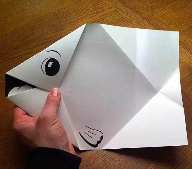 歪果仁@歪果仁脑洞大开,把一张A4纸玩成这样,进来膜拜!!