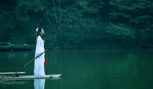 任我行@金庸武侠6大剑客,令狐冲垫底,张三丰仅第3,第1能横扫千军