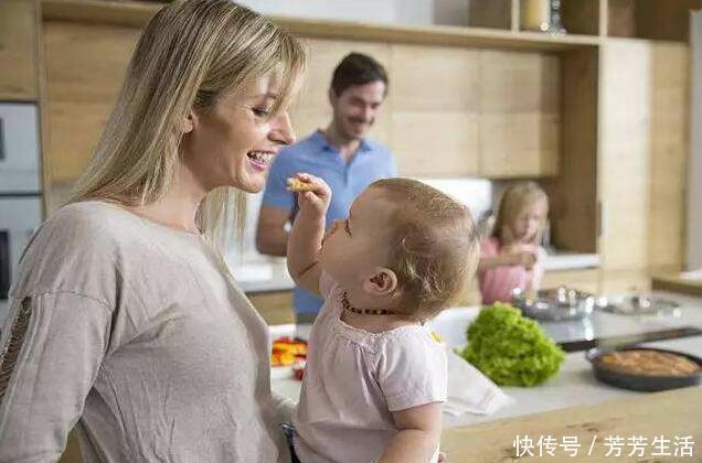 宝宝|一岁宝宝的“暖心叫早”方式火了,网友:这样的娃给我来一打