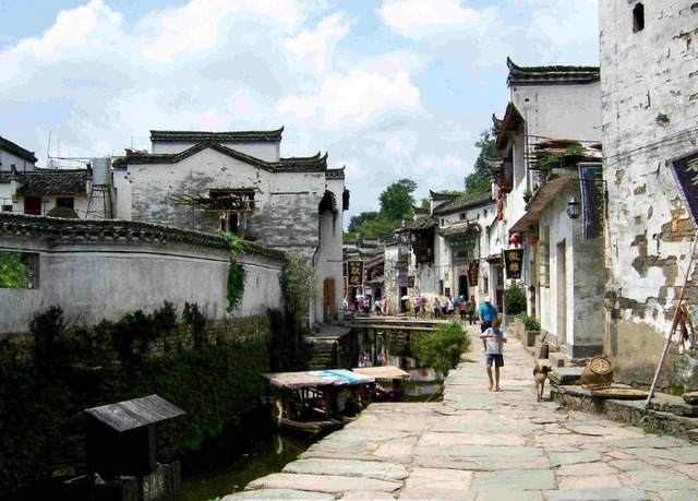 小城镇|房地产行业要进军农村了,这对农民来说是喜还是忧