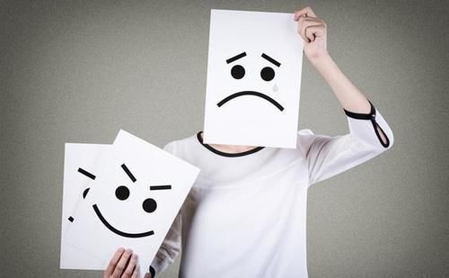 脸上长斑的人,3种食物是天然的“褪黑素”,吃再多也没事