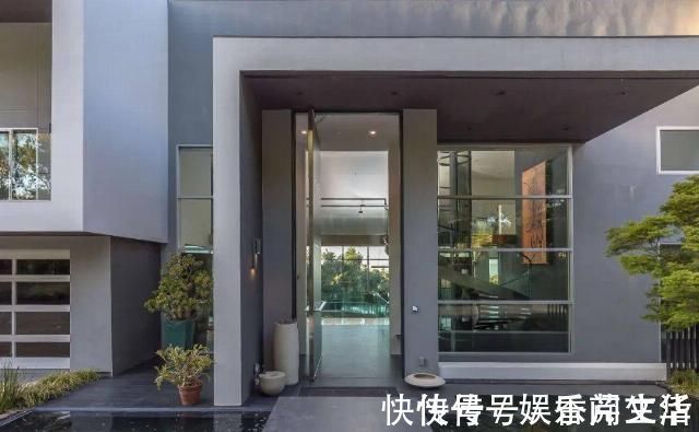 升降板|为了给老公圆梦,她砸7000万耗时三年把家改成“宇宙飞船”,网友这妻子从哪找的