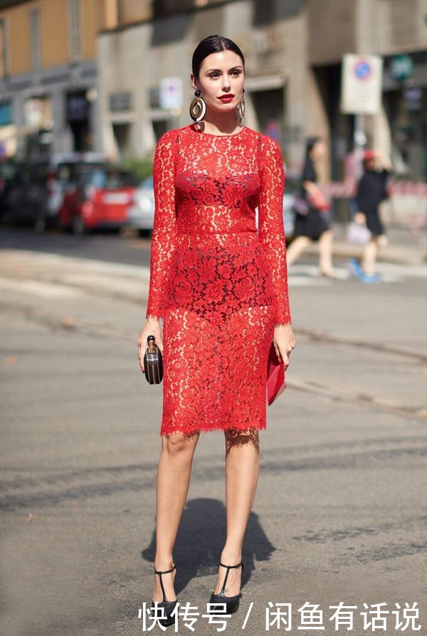 洋气|性感要讲究分寸感,现在流行的“半透裙”就刚刚好,洋气又显高级