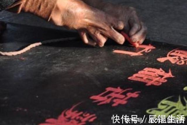 收购!乞丐苦练书法10年,自创字体被收购,摇身一变成千万富豪