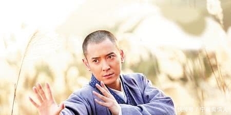 九阳|九阳功硬碰降龙掌!张无忌能否打败乔峰?虚竹无意给出答案