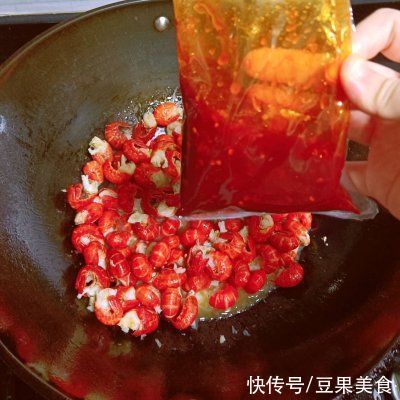 龙虾尾|好吃到嗦指—蒜蓉虾尾你这么做，不怕你不上瘾