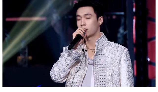 《街舞4》:淘汰日本编舞师,敲打黄潇,张艺兴做出正确选择