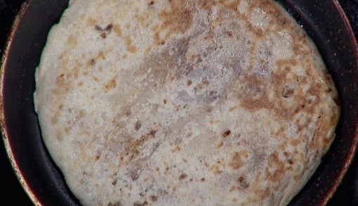 家里有面粉就能做,千层麻酱红糖饼来了!钙含量是牛奶的4倍