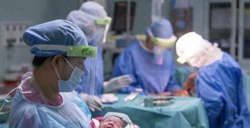 分娩|宝宝头部被剖腹产划伤,凭啥不算“事故”院方的回应很有道理