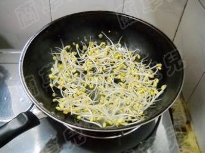 黄豆芽|医生不会告诉你,这菜是“天然酵素”,小肚腩渐渐瘦,小腿慢慢细