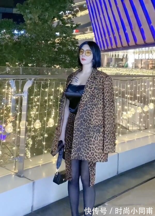 高跟鞋|豹纹套装下的美女,有种难以驾驭的美