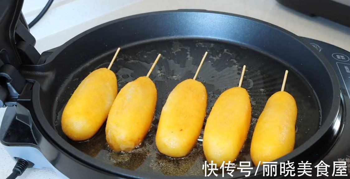 做法|家里有土豆，别再炒着吃了，试试这做法，外酥内软，孩子特别喜欢