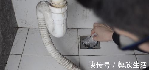 小窍门|地漏反味太臭了,一个塑料袋就能轻松解决了,看完抓紧提醒家人