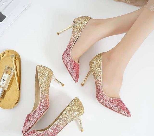 女人 女人想要走进缤纷的日子, 请换一双同样缤纷的高跟鞋