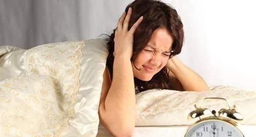 枕头|睡眠质量不好，此物放在枕头边上，能一觉睡到大天亮