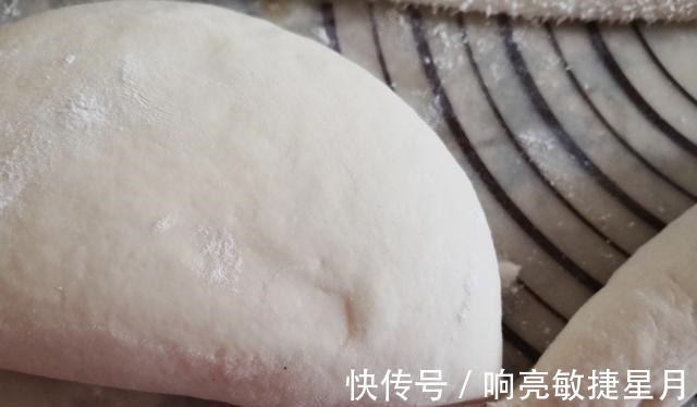 天气冷了，来一个热乎乎的肉包子，越嚼越香全身都暖和了，舒服啊！