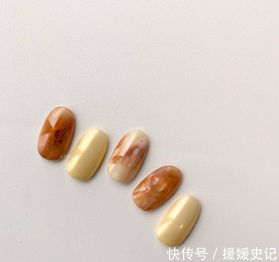 夏日|指甲也要清凉一下！2021「夏日美甲」图鉴，显白温柔款式都在这！