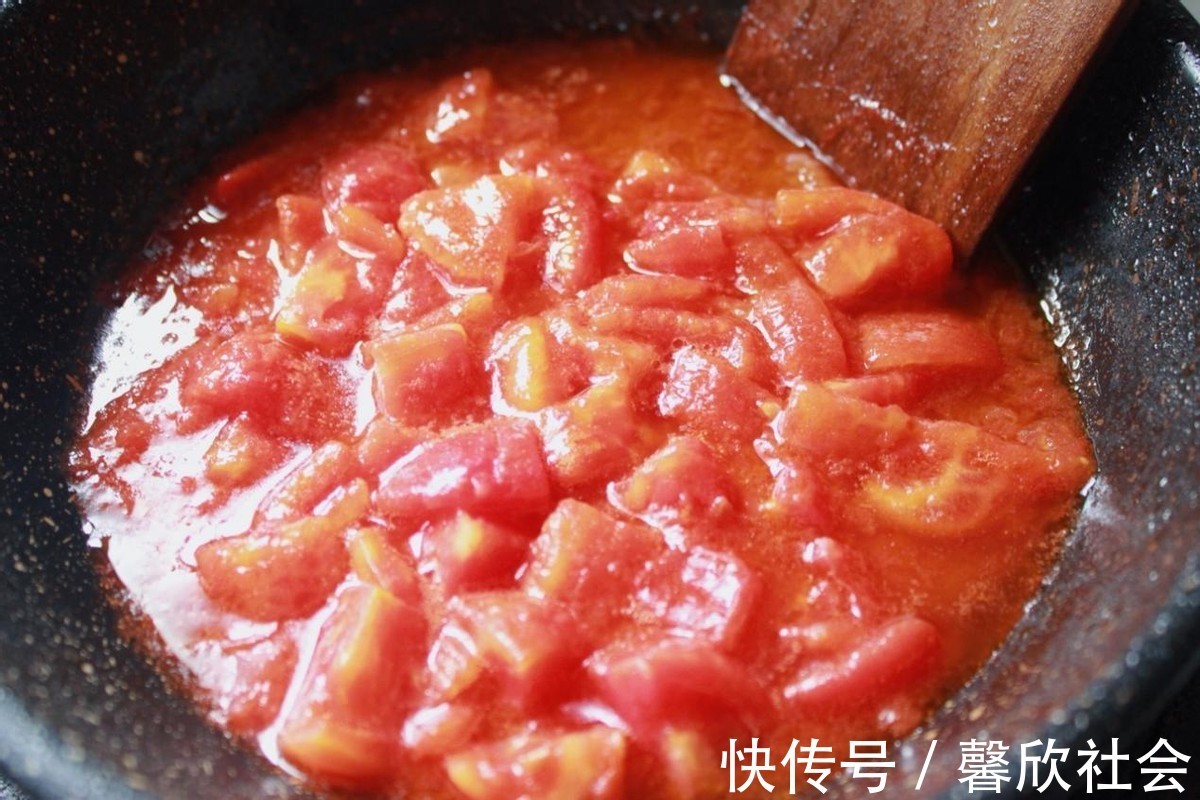 大人|番茄炒蛋时加入虾仁，味道更鲜美，营养更丰富，大人孩子都爱吃