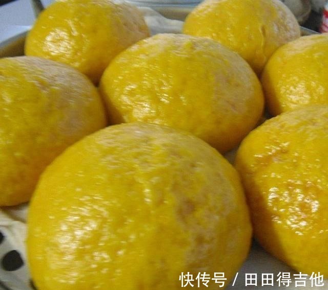 馒头|南瓜馒头，口感暄软，色泽也很好看！