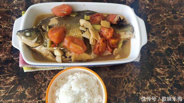 炖鱼原来如此简单,不煎不炸,十分钟吃到鲜汁炖鱼,连汤汁都不剩