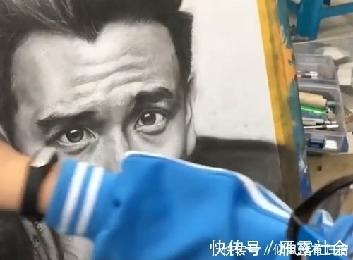 写实&小学生画超写实彭于晏,看到手背青筋时,网友:艺考满分!