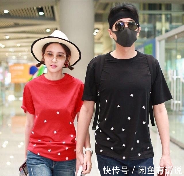 穿搭|张若昀唐艺昕罕见合体，穿情侣衫看着真登对，“小动作”更是甜蜜